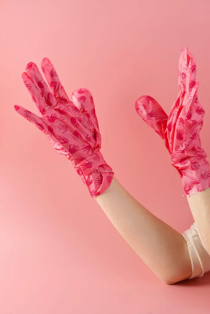 2022266_GlowGirls_HandMask