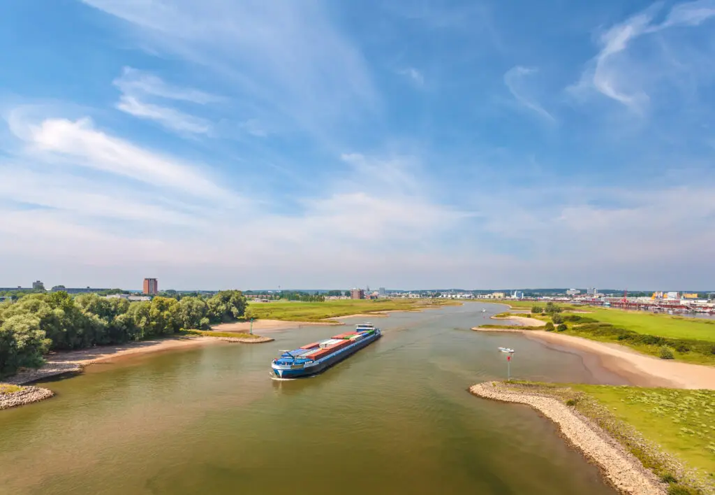 The,Nederrijn,River,In,Front,Of,The,Dutch,City,Of