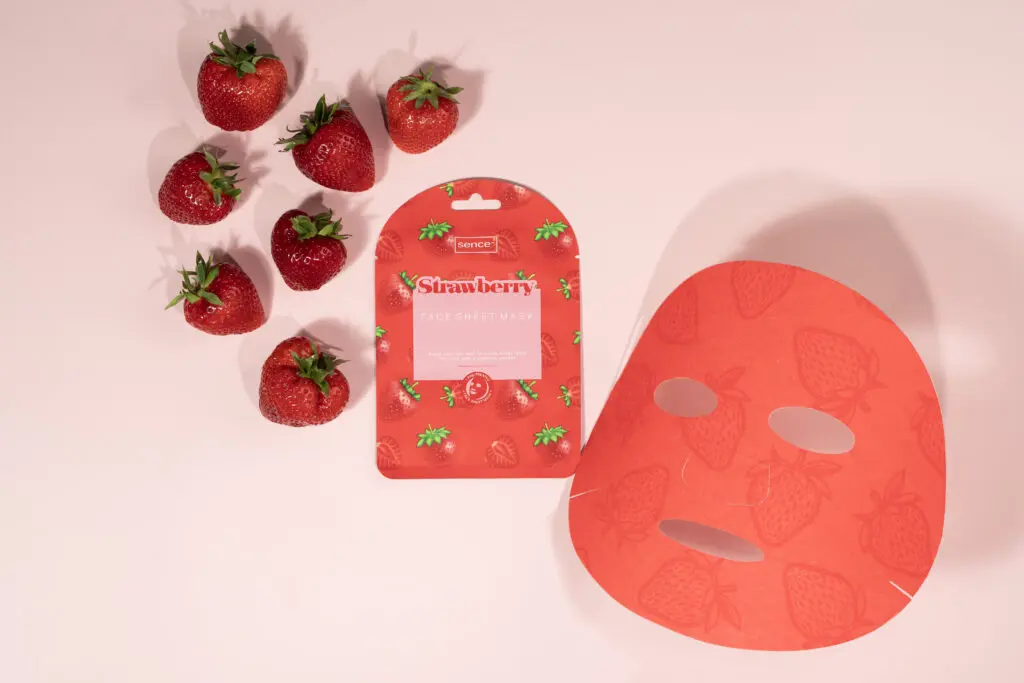 2051010_SENCE_Good Recipe_Facial Sheet Mask Strawberry_DSC06692 copy