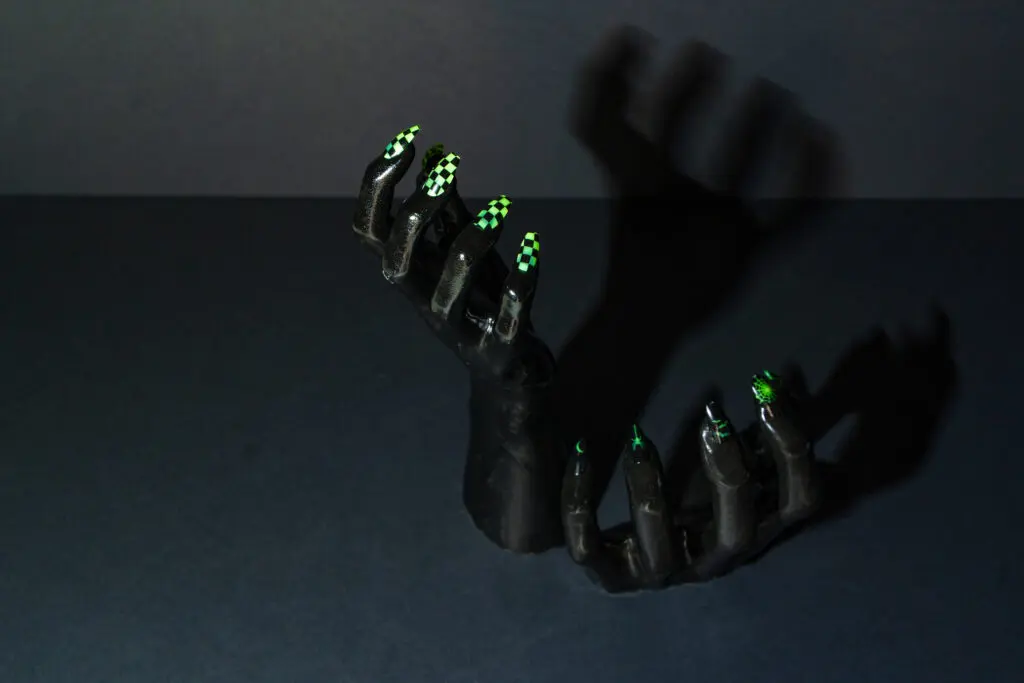 2051993_SENCE_Press-On Nails_GITD_013