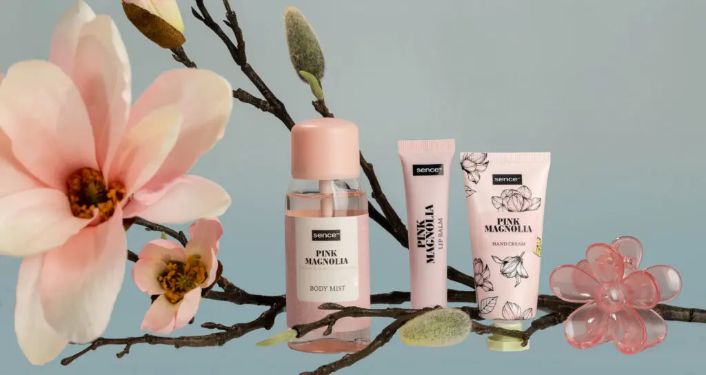 2057326_SENCE_Blooming Glory_TOILETRY BAG GIFTSET_1235