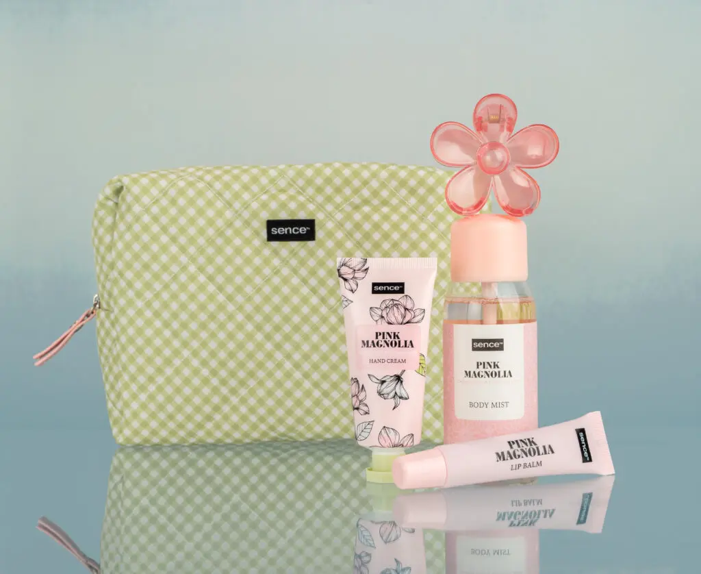 2057326_SENCE_Blooming Glory_TOILETRY BAG GIFTSET_1250
