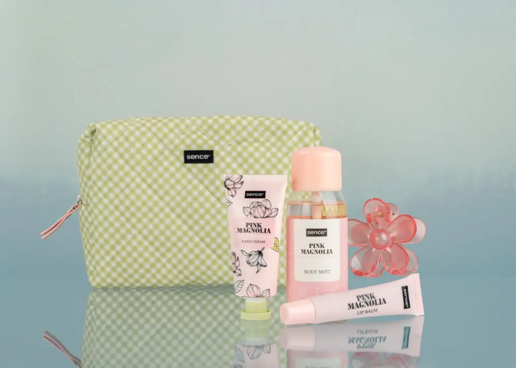 2057326_SENCE_Blooming Glory_TOILETRY BAG GIFTSET_1254