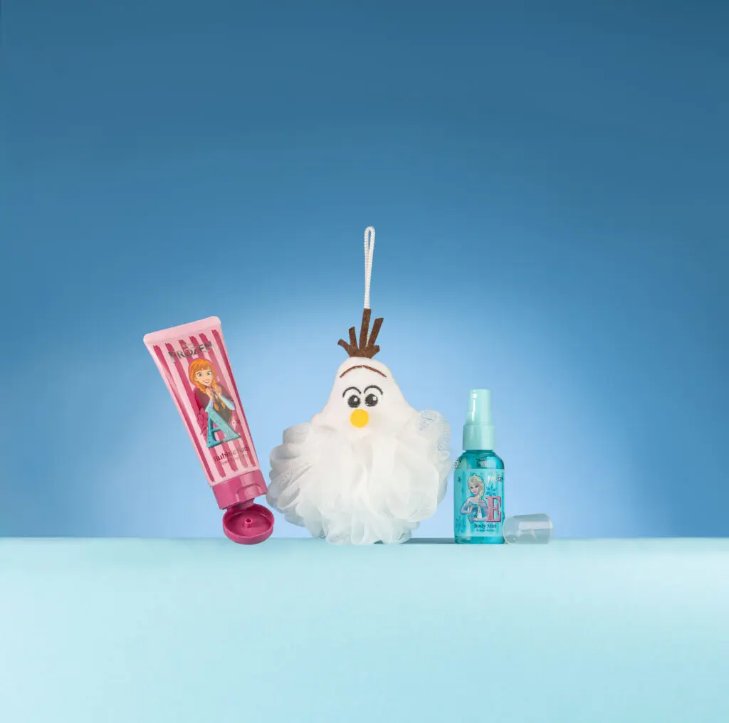 Sence Disney Frozen-Inspired Body Care Toiletry Bag Set – photo 2