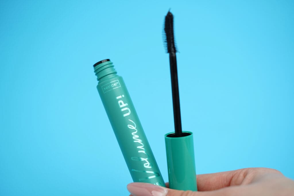 Mascara_Blue_1 Mascara_Blue_1