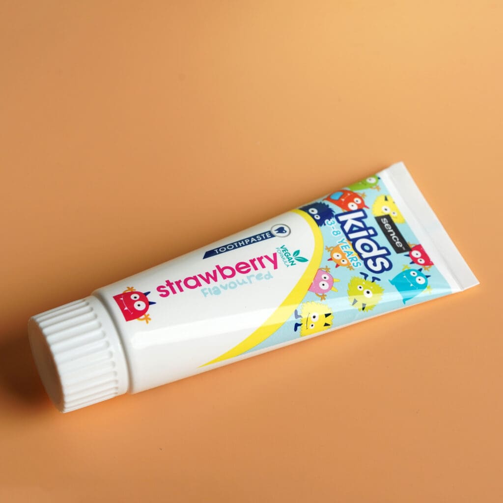166404_Toothpaste_Kids_1