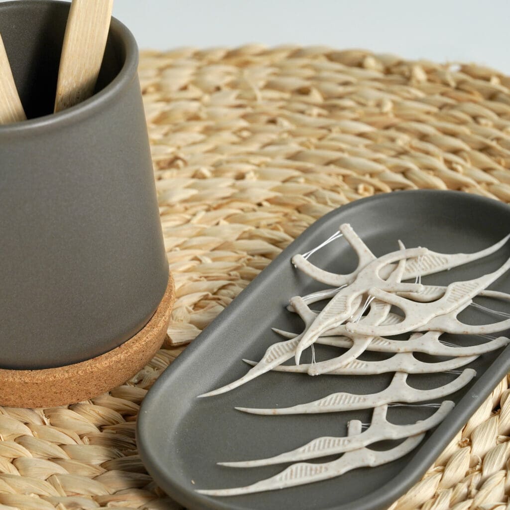 166428_Bamboo_2in1flosser_1