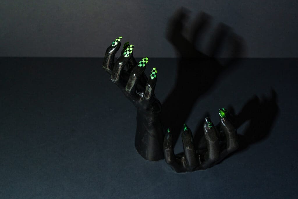 2051993_SENCE_Press-On Nails_GITD_013